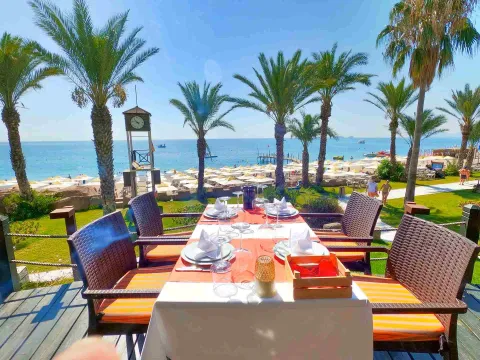 PIRATES BEACH CLUB Restaurants