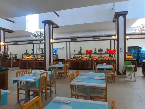 PIRATES BEACH CLUB Restaurants