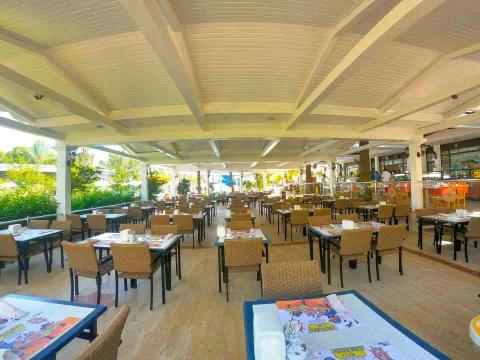 PIRATES BEACH CLUB Restaurants