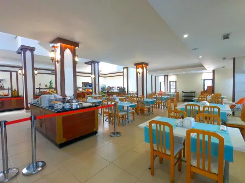 PIRATES BEACH CLUB Restaurants