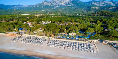 PIRATES BEACH CLUB