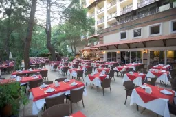 PIRATES PARK RESORT Restaurants
