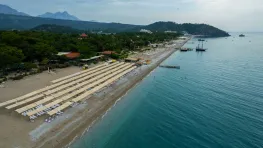 PIRATES PARK RESORT Pools & Beach