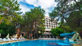 PIRATES PARK RESORT Pools & Beach