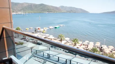 POINT BEACH HOTEL
