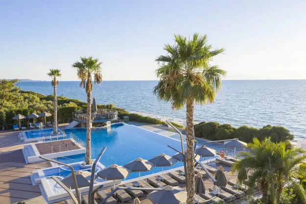 POMEGRANATE WELLNESS SPA HOTEL Pools & Beach
