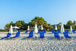 PORT MARINA HOTEL Pools & Beach