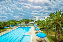 PORT MARINA HOTEL Pools & Beach