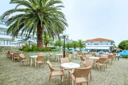 PORT MARINA HOTEL Restaurants