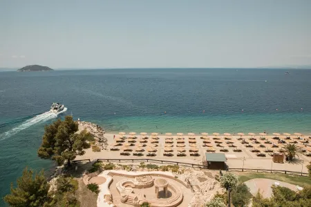 PORTO CARRAS MELITON HOTEL Pools & Beach