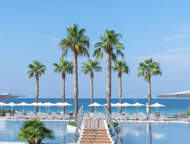 POTIDEA PALACE HOTEL Pools & Beach