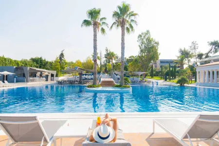 POTIDEA PALACE HOTEL Pools & Beach