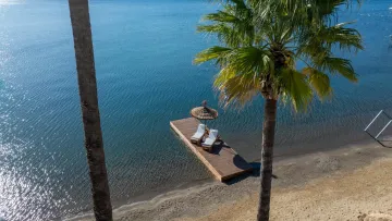 PRIME BEACH HOTEL Pools & Beach