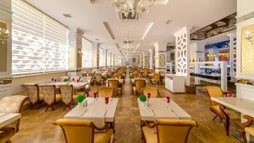 PRIME BEACH HOTEL Restaurants