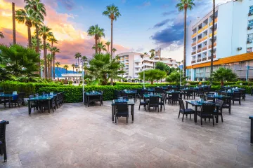 PRIME BEACH HOTEL Restaurants