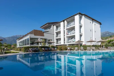 PRINCESS GOLDEN BEACH Pools & Beach