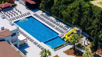 PROXIMA HOTEL Pools & Beach