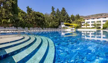 PROXIMA HOTEL Pools & Beach