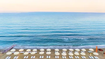 PROXIMA HOTEL Pools & Beach