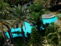 Q AVENTURA PARK Pools & Beach