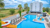 Q ELLA BEACH HOTEL Pools & Beach