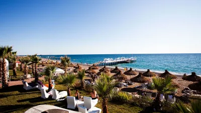 Q PREMIUM RESORT Pools & Beach