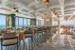 QLUSIVE HOTEL 14+ Restaurants