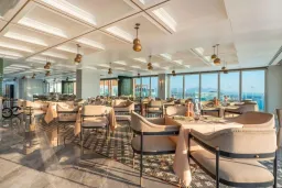 QLUSIVE HOTEL 14+ Restaurants