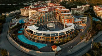 QLUSIVE HOTEL 14+ General Images