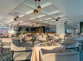 QLUSIVE HOTEL 14+ Restaurants