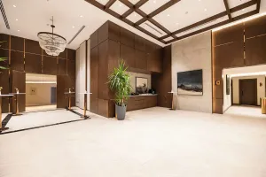 QLUSIVE HOTEL 14+ Lobby