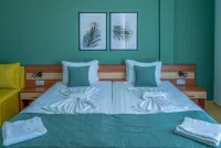 QUEEN NELLY HOTEL Rooms