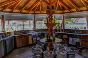 RACHONI BAY RESORT Bars