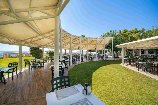 RAI PREMIUM TEKIROVA (ex. QUEENS PARK RAI PREMIUM TEKIROVA) Restaurants