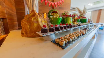 RAMADA HOTEL - SUITES BY WYNDHAM KUSADASI Restaurants