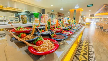 RAMADA HOTEL - SUITES BY WYNDHAM KUSADASI Restaurants