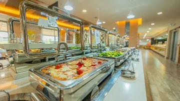 RAMADA HOTEL - SUITES BY WYNDHAM KUSADASI Restaurants