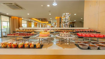 RAMADA HOTEL - SUITES BY WYNDHAM KUSADASI Restaurants