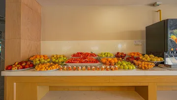 RAMADA HOTEL - SUITES BY WYNDHAM KUSADASI Restaurants
