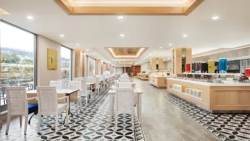 RAMADA HOTEL - SUITES BY WYNDHAM KUSADASI Restaurants