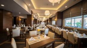 RAMADA RESORT LARA Restaurants