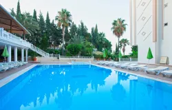 RAMIRA BEACH HOTEL Pools & Beach