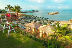 RAMIRA BEACH HOTEL Pools & Beach