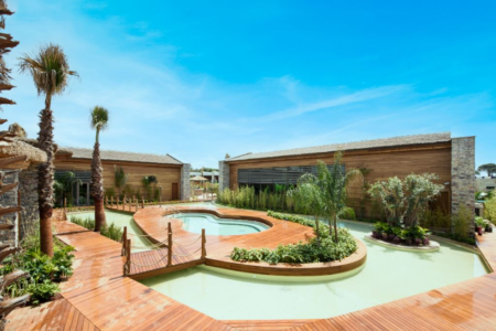 REGNUM THE CROWN Pools & Beach