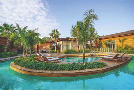 REGNUM THE CROWN Pools & Beach