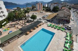 REIS MARIS HOTEL Pools & Beach