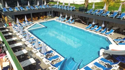 RELAX BEACH HOTEL Restaurants