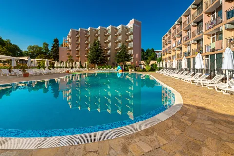 RIVA PARK HOTEL Pools & Beach