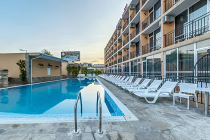 RIVA PARK HOTEL Pools & Beach