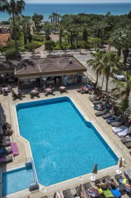 RIVIERA HOTEL Pools & Beach